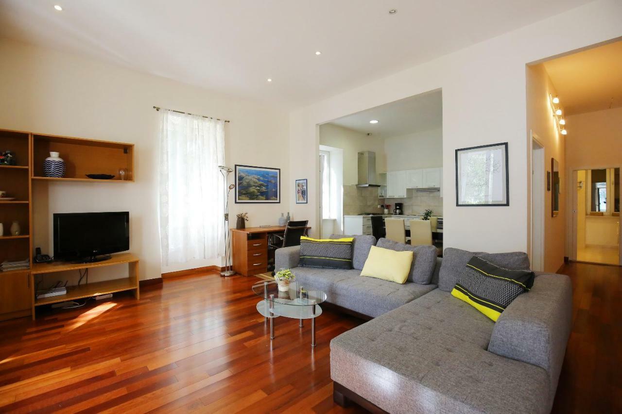 Seafront Beach Apartment - Directly At The Beach Zadar Eksteriør billede